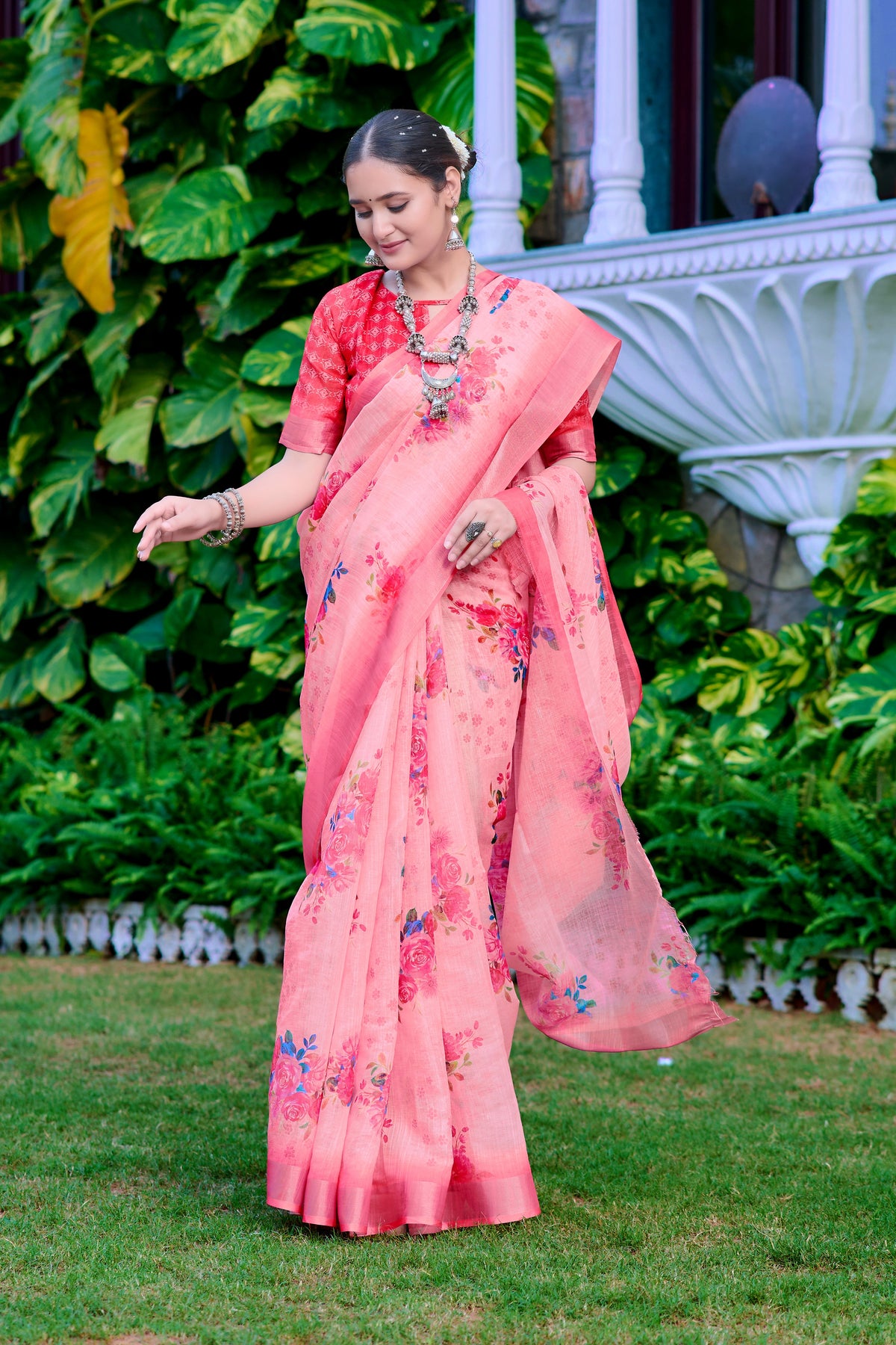Outstanding Light Pink Color Color Pure Cotton Lilen With Digital Printed Designer Saree