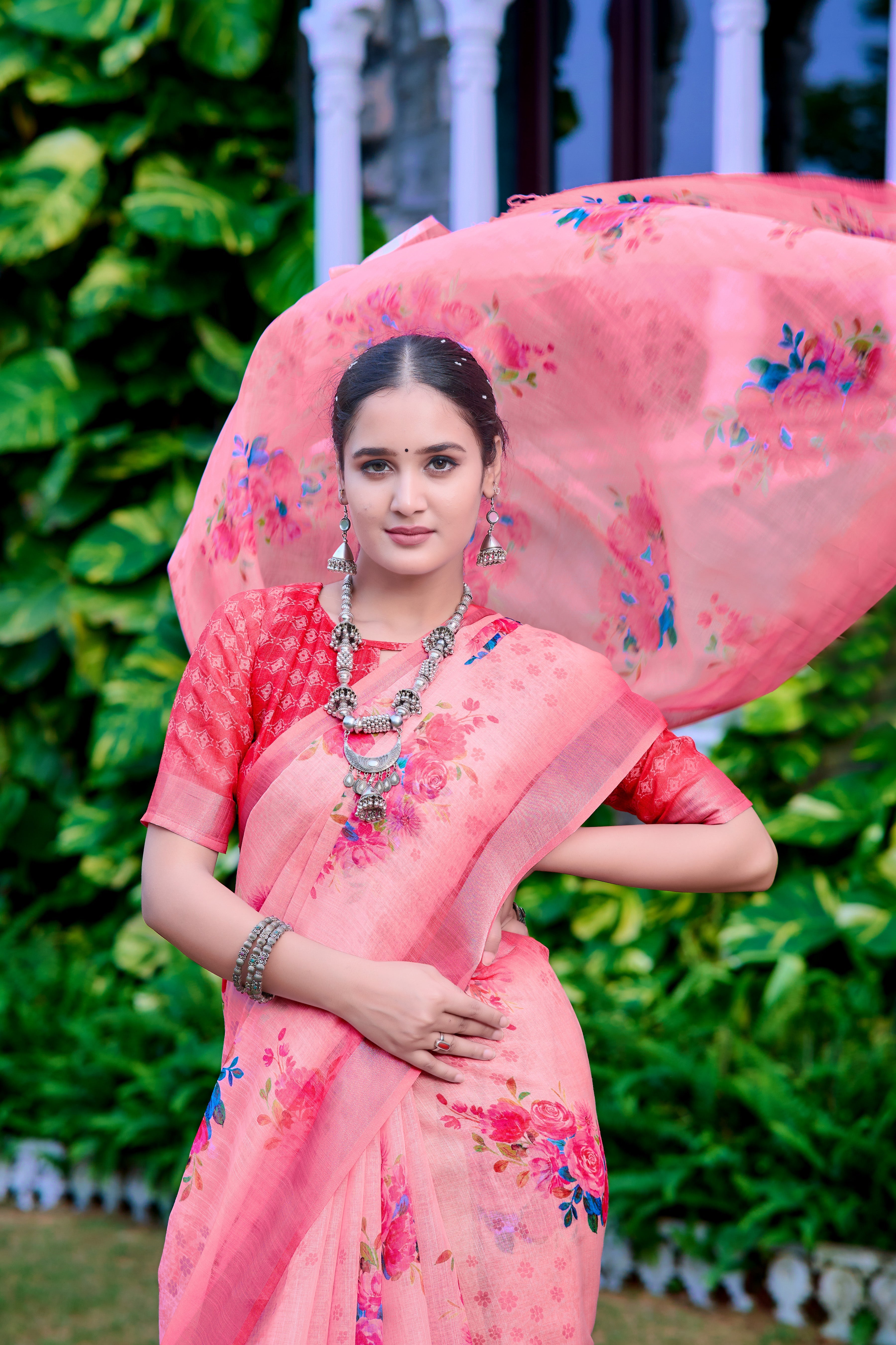 Outstanding Light Pink Color Color Pure Cotton Lilen With Digital Printed Designer Saree